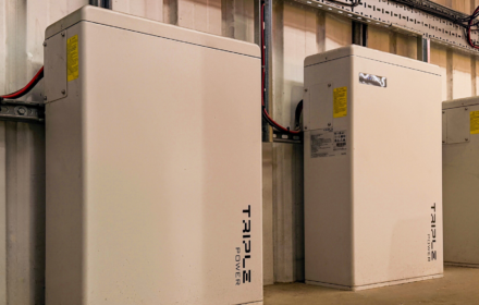How Battery Energy Storage Systems Reduce Business Energy Costs