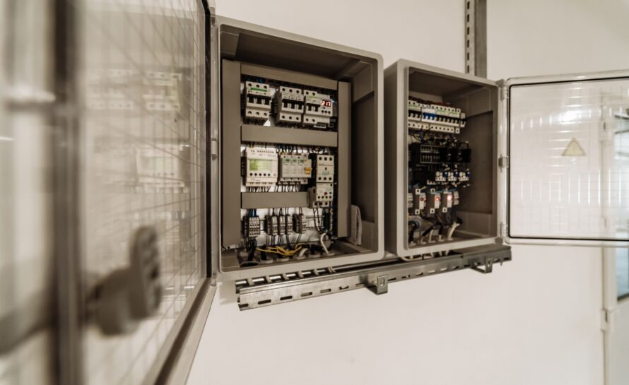 commercial-electrical-panel commercial-electrical-panel